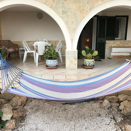 Villa Ceni - Appartamenti Con Camere, Cucina, Wc E Terrazza Sul Mare In Villa Con Piscina, Giardino E Parcheggio Marinella di Selinunte Luaran gambar