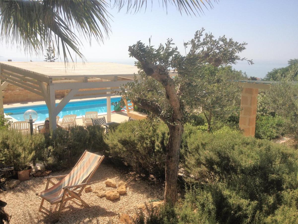 Villa Ceni - Appartamenti Con Camere, Cucina, Wc E Terrazza Sul Mare In Villa Con Piscina, Giardino E Parcheggio Marinella di Selinunte Luaran gambar
