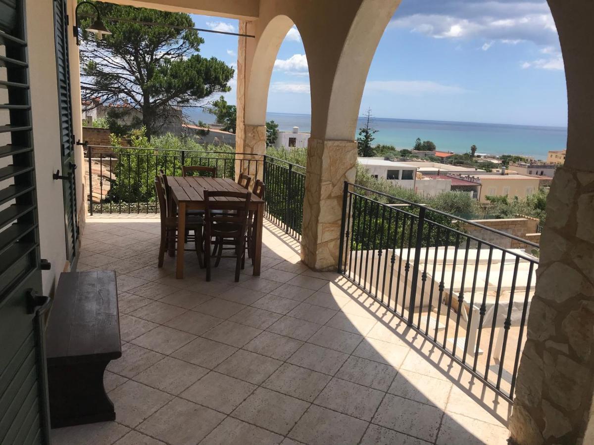 Villa Ceni - Appartamenti Con Camere, Cucina, Wc E Terrazza Sul Mare In Villa Con Piscina, Giardino E Parcheggio Marinella di Selinunte Luaran gambar