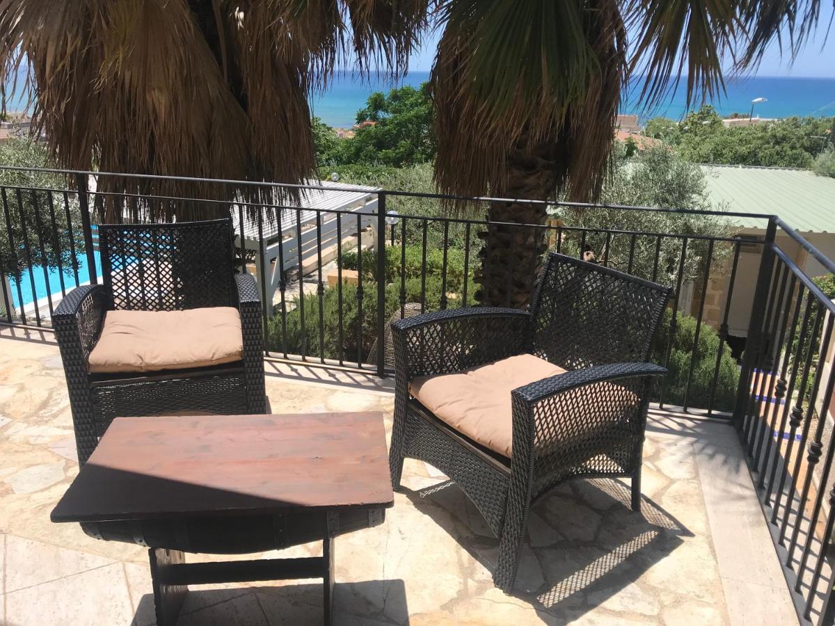 Villa Ceni - Appartamenti Con Camere, Cucina, Wc E Terrazza Sul Mare In Villa Con Piscina, Giardino E Parcheggio Marinella di Selinunte Luaran gambar