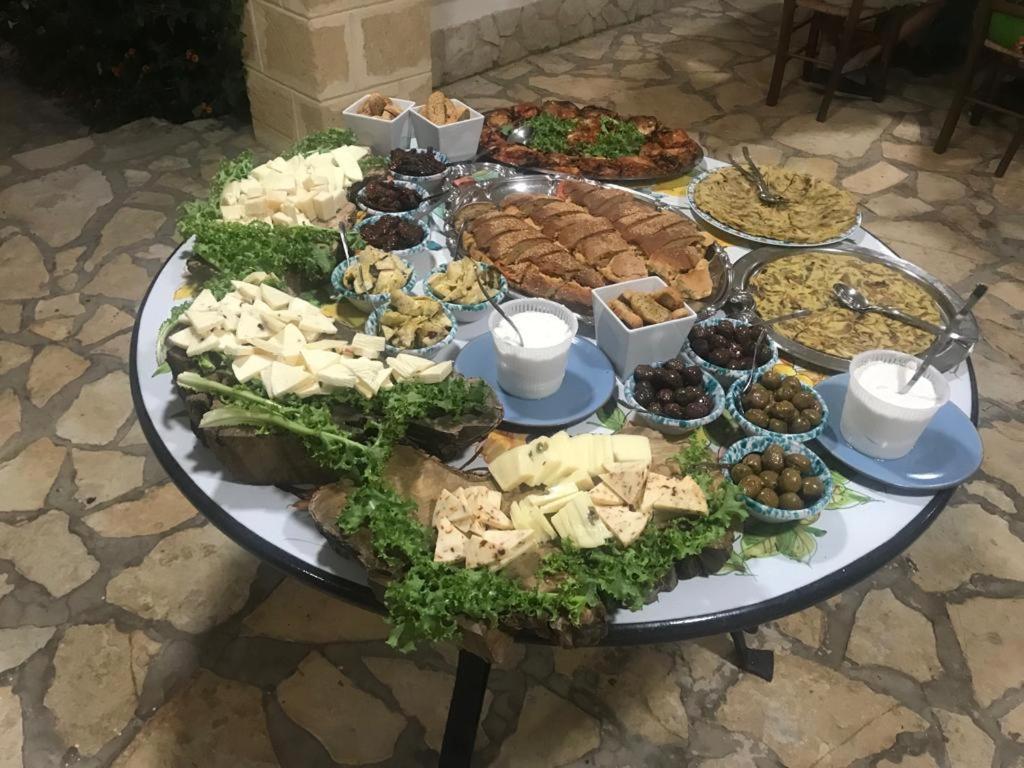 Villa Ceni - Appartamenti Con Camere, Cucina, Wc E Terrazza Sul Mare In Villa Con Piscina, Giardino E Parcheggio Marinella di Selinunte Luaran gambar