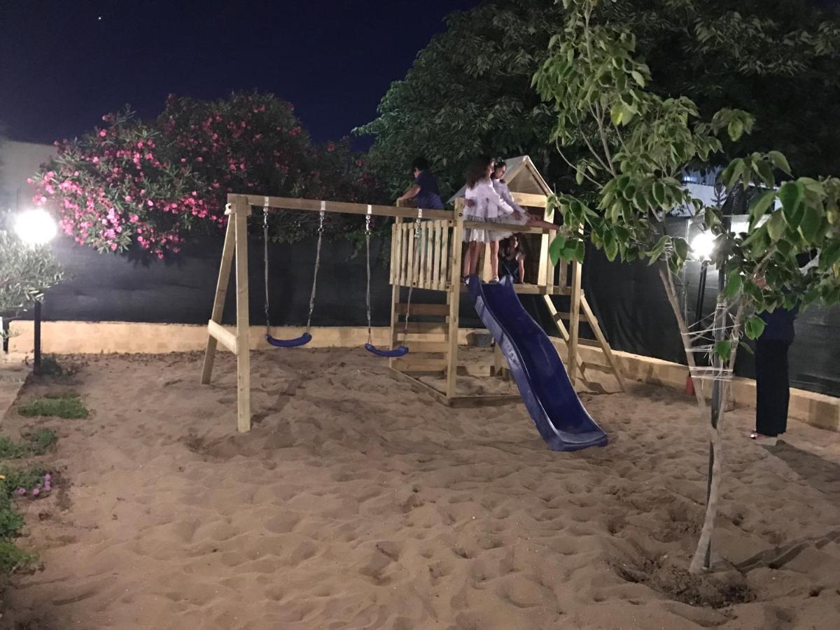 Villa Ceni - Appartamenti Con Camere, Cucina, Wc E Terrazza Sul Mare In Villa Con Piscina, Giardino E Parcheggio Marinella di Selinunte Luaran gambar