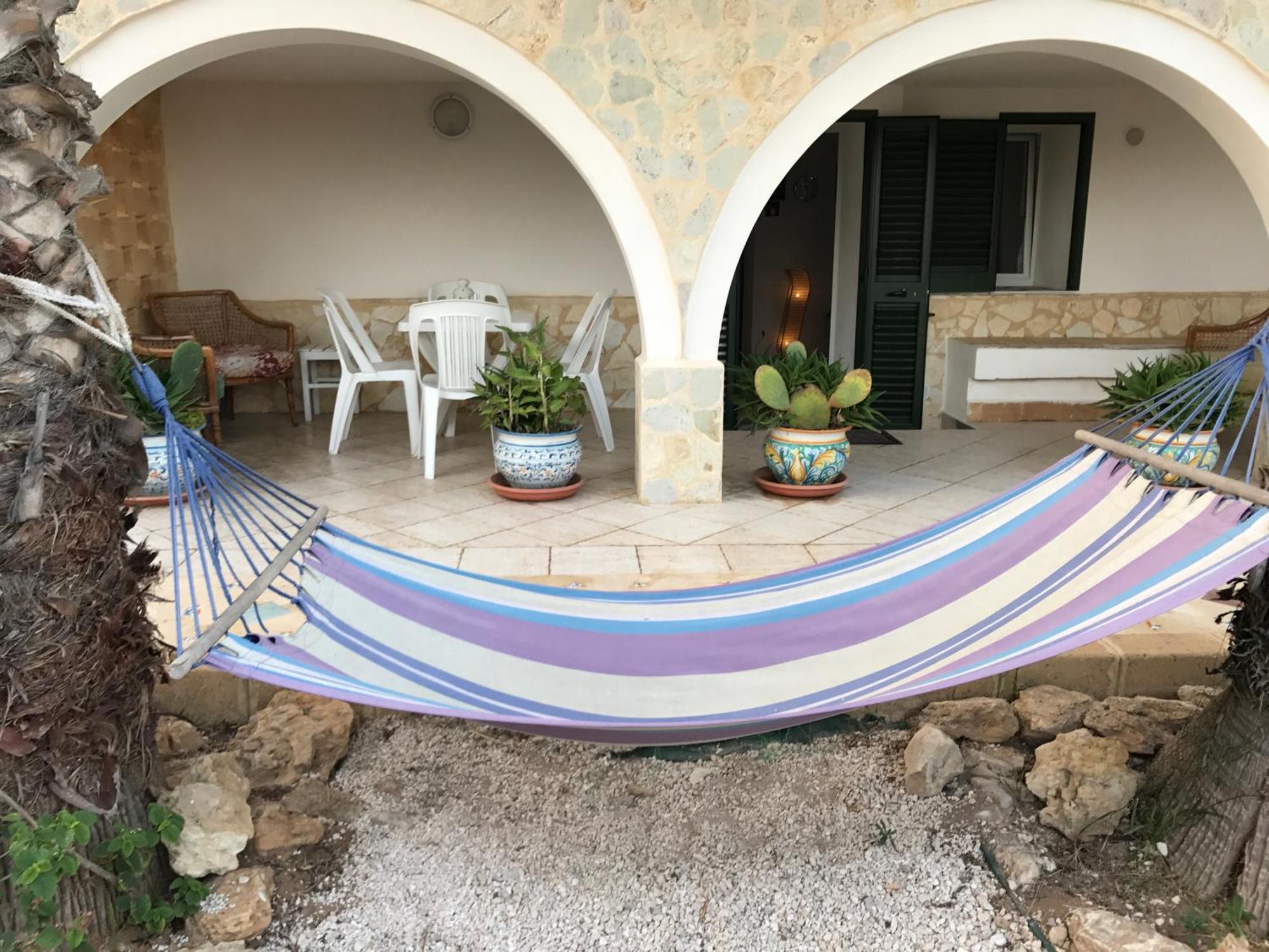 Villa Ceni - Appartamenti Con Camere, Cucina, Wc E Terrazza Sul Mare In Villa Con Piscina, Giardino E Parcheggio Marinella di Selinunte Luaran gambar
