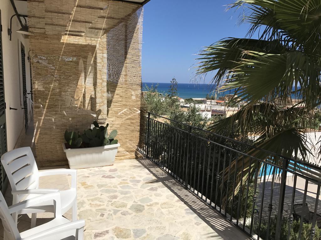 Villa Ceni - Appartamenti Con Camere, Cucina, Wc E Terrazza Sul Mare In Villa Con Piscina, Giardino E Parcheggio Marinella di Selinunte Luaran gambar