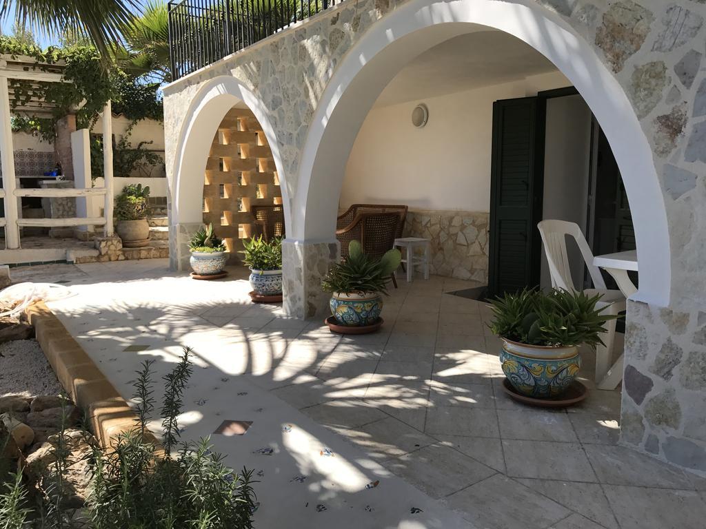 Villa Ceni - Appartamenti Con Camere, Cucina, Wc E Terrazza Sul Mare In Villa Con Piscina, Giardino E Parcheggio Marinella di Selinunte Luaran gambar