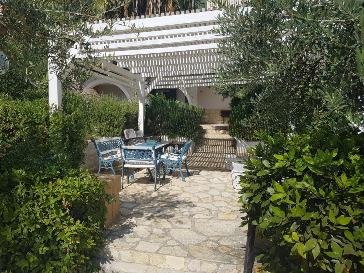 Villa Ceni - Appartamenti Con Camere, Cucina, Wc E Terrazza Sul Mare In Villa Con Piscina, Giardino E Parcheggio Marinella di Selinunte Luaran gambar