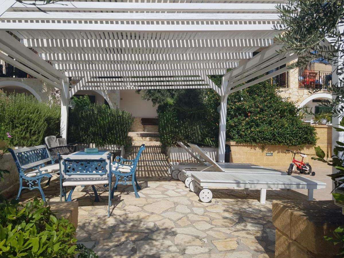 Villa Ceni - Appartamenti Con Camere, Cucina, Wc E Terrazza Sul Mare In Villa Con Piscina, Giardino E Parcheggio Marinella di Selinunte Luaran gambar