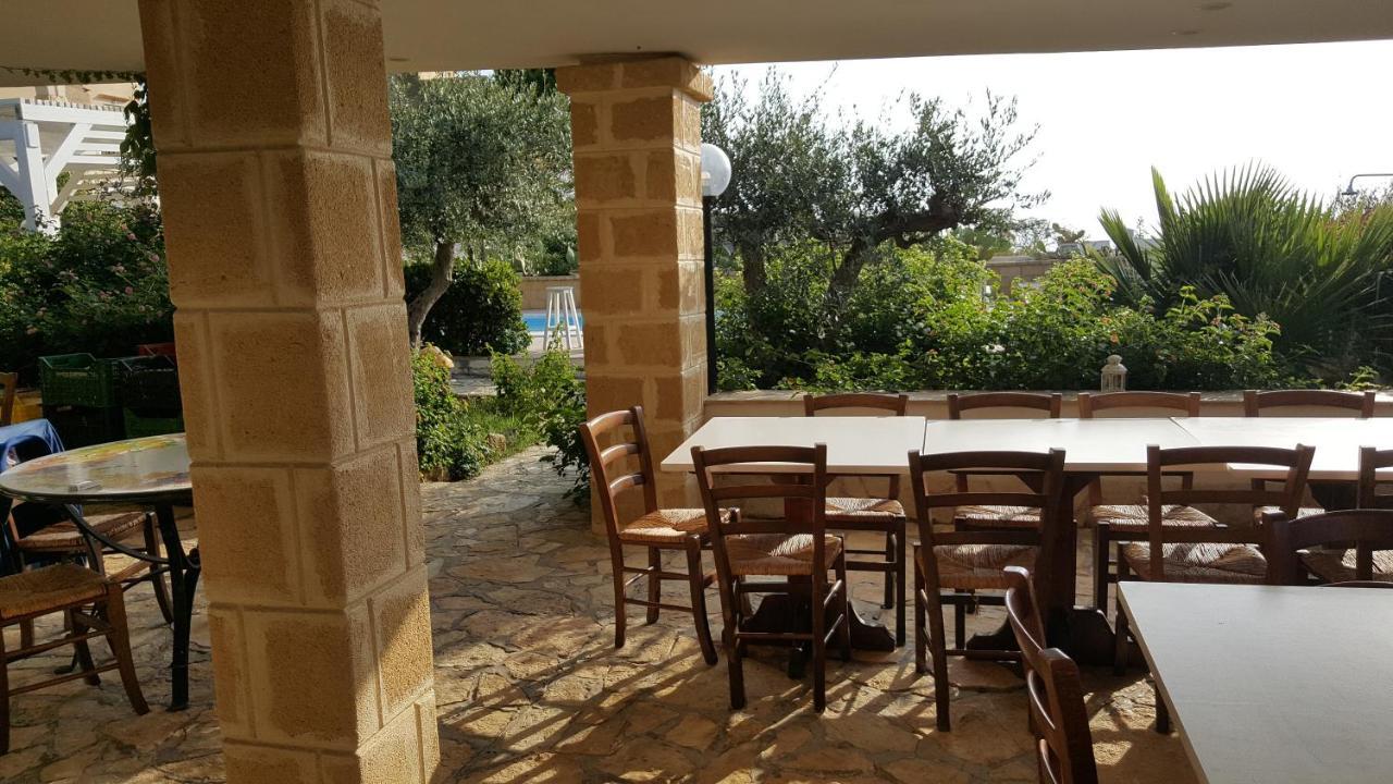 Villa Ceni - Appartamenti Con Camere, Cucina, Wc E Terrazza Sul Mare In Villa Con Piscina, Giardino E Parcheggio Marinella di Selinunte Luaran gambar